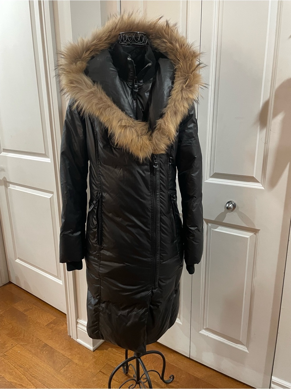 Atelier noir de rudsak Black Long Puffer Coat with Faux Fur Trim Hood